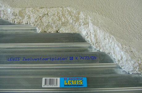 Beton storten voor zwaluwstaartplaten