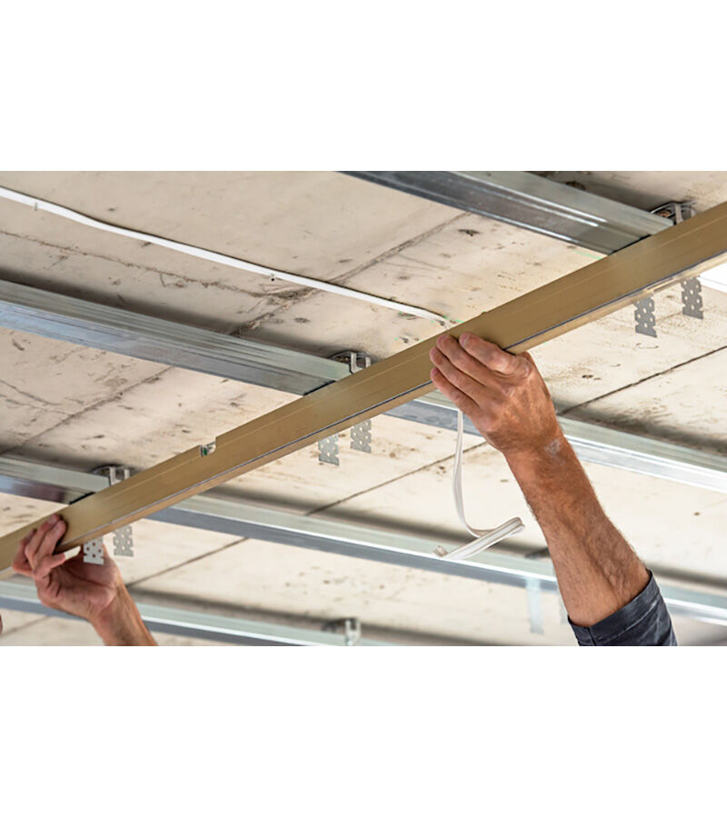 Aanbrengen hoofdregelwerk metal stud