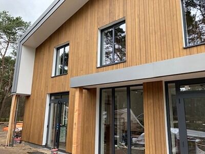 Voorbeeld 1 thermohout gevelbekleding