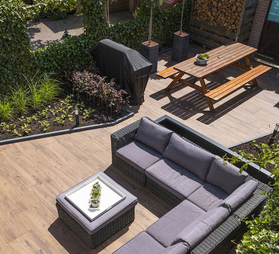 Keramische tegels voor terras sfeerfoto