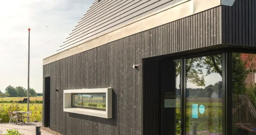 Houten gevelbekleding zwart