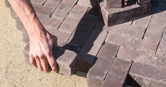 Gebakken klinkers oprit aanleggen